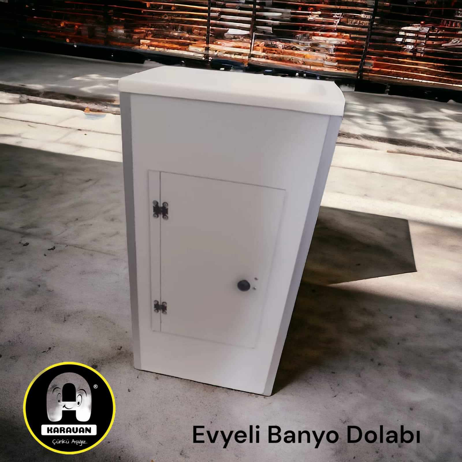 EVYELİ BANYO DOLABI